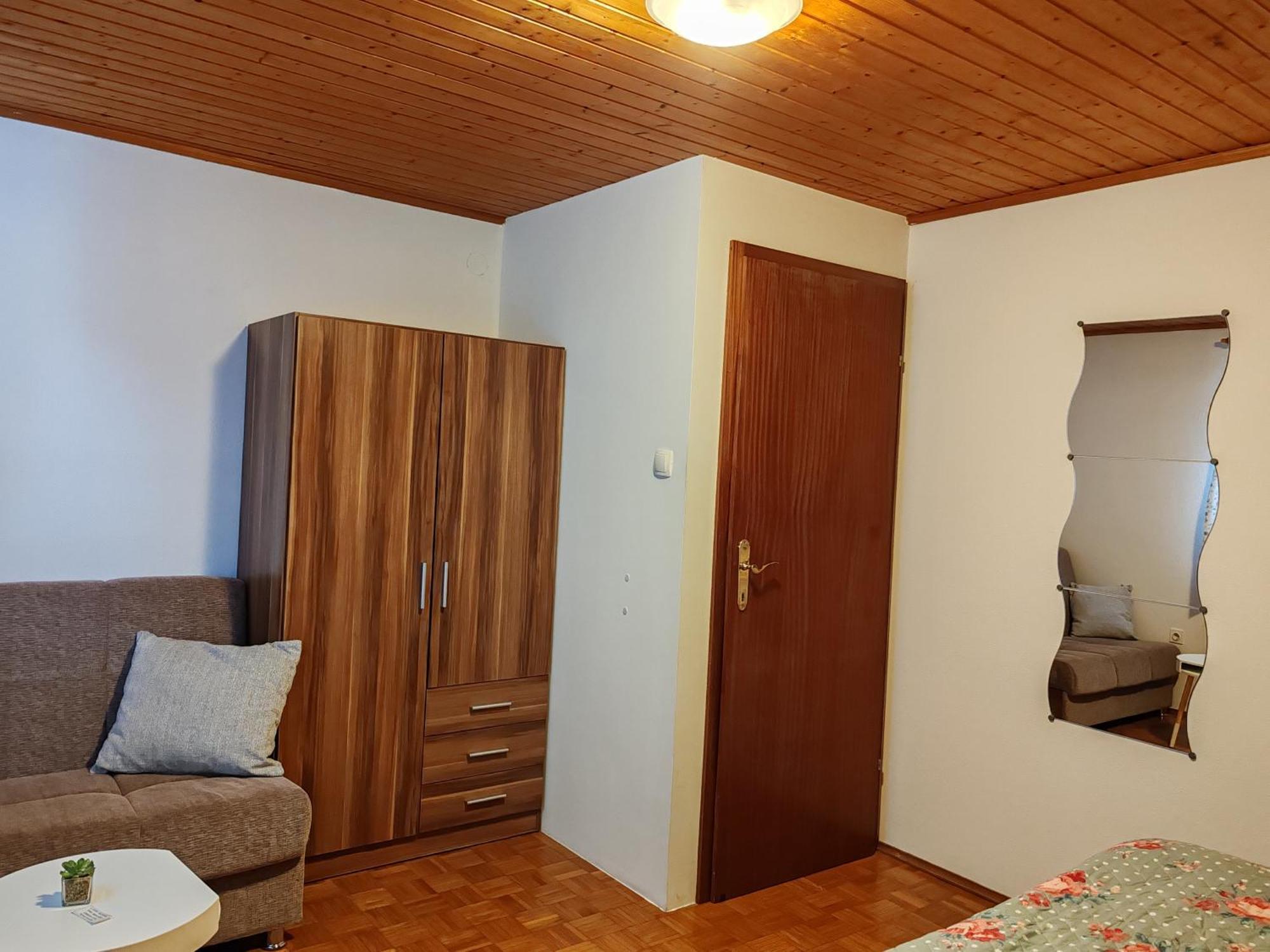 קרנייסקה גורה Apartments & Rooms Smucka מראה חיצוני תמונה